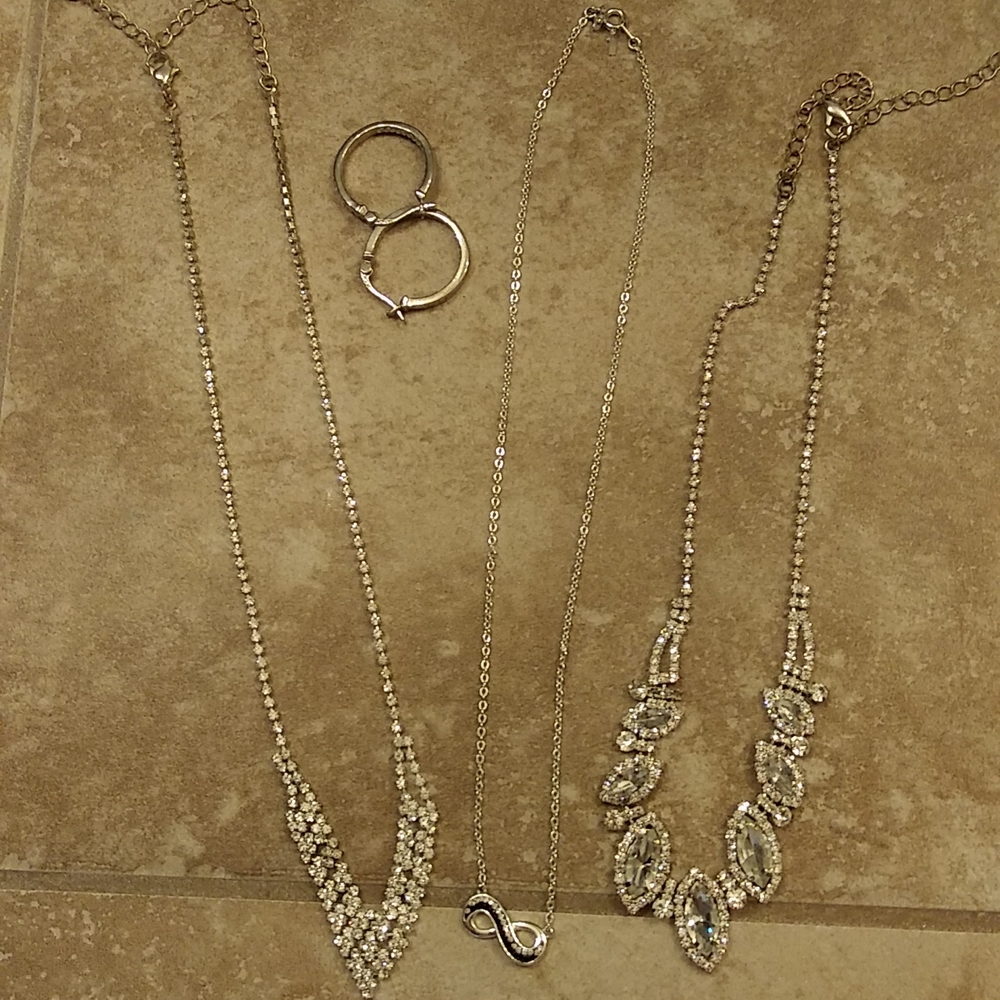 Lot of costume jewelry